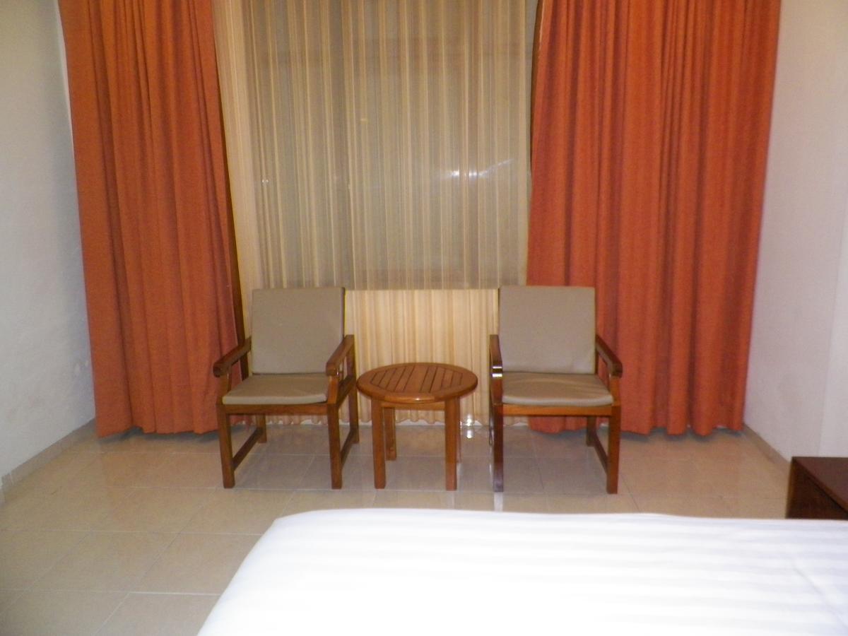 Multazam Hotel Solo מראה חיצוני תמונה