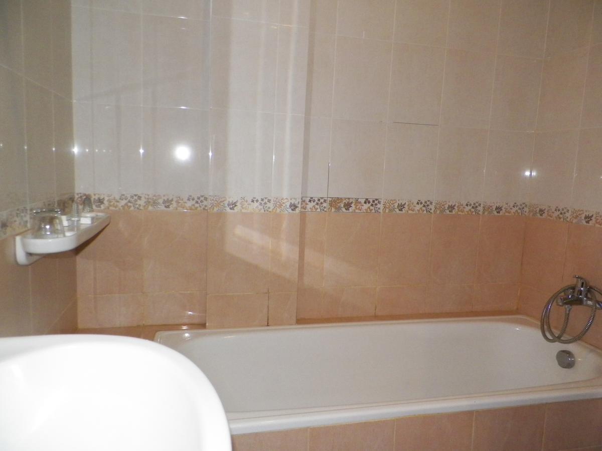 Multazam Hotel Solo מראה חיצוני תמונה