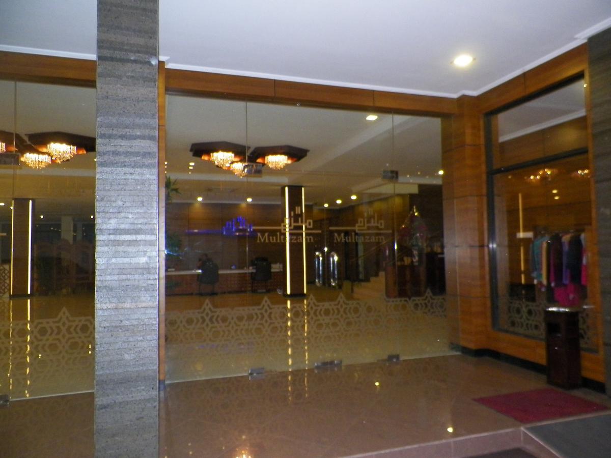 Multazam Hotel Solo מראה חיצוני תמונה
